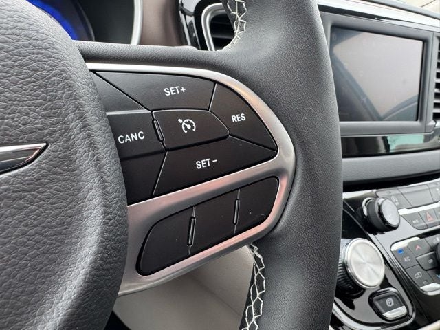 2023 Chrysler Voyager LX FWD