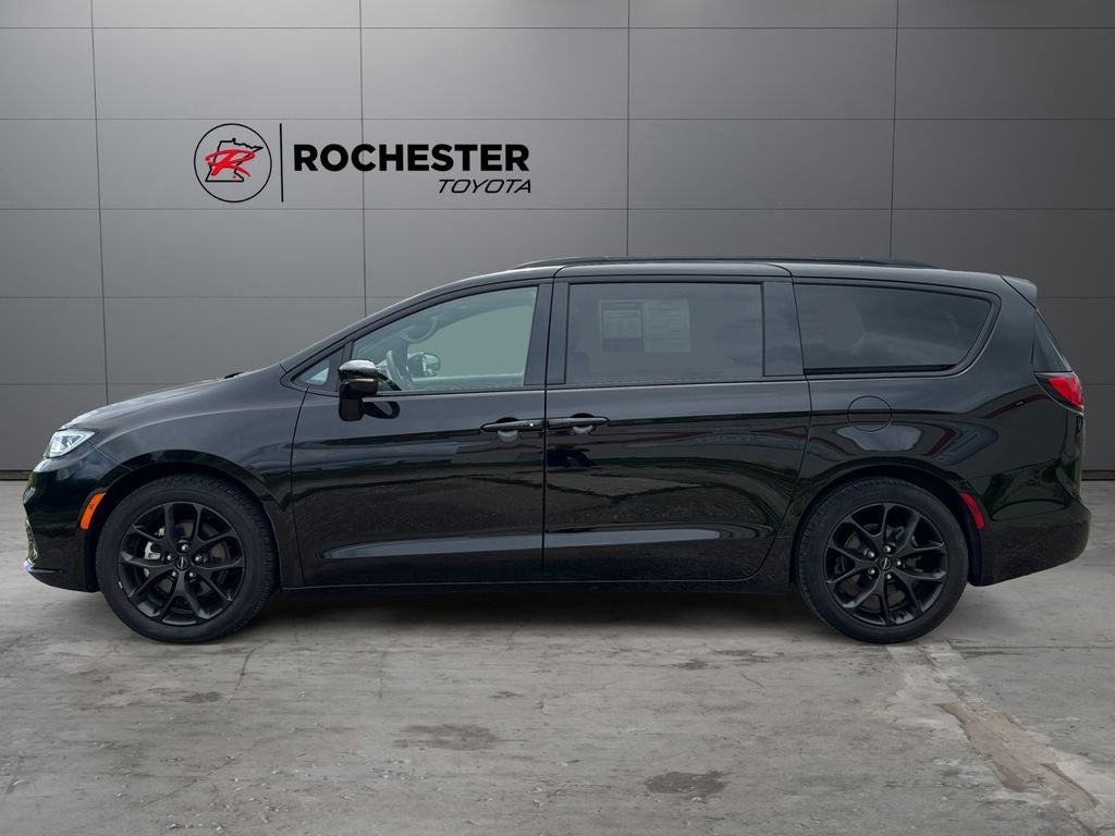 Used 2025 Chrysler Pacifica Limited with VIN 2C4RC1GG2SR514898 for sale in Rochester, Minnesota
