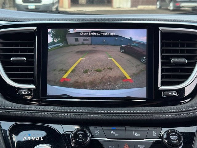 2025 Chrysler Pacifica Limited FWD