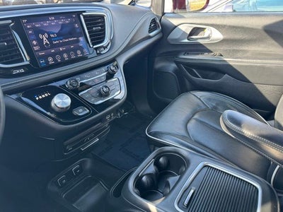 2020 Chrysler Pacifica Hybrid Limited FWD