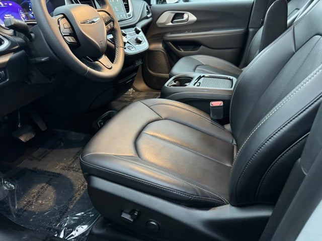 2024 Chrysler Pacifica Hybrid Select FWD