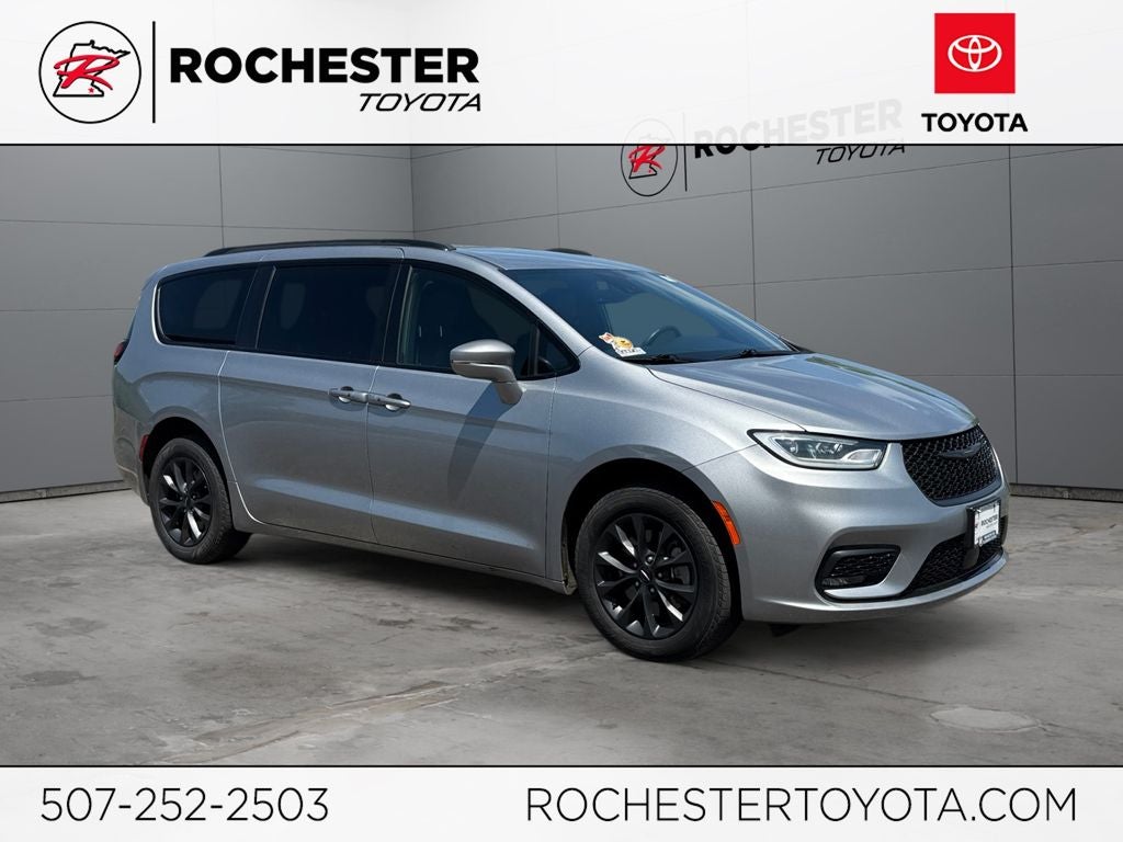 2021 Chrysler Pacifica Touring L's photo