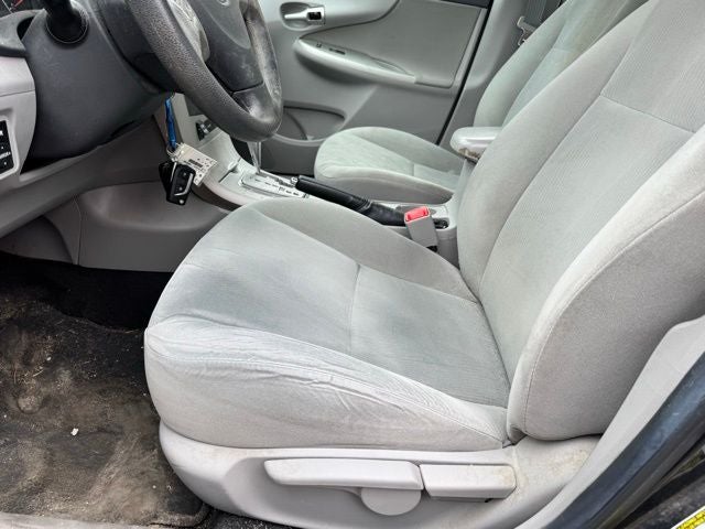 2013 Toyota Corolla LE FWD