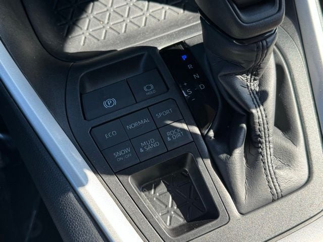 2025 Toyota RAV4 LE AWD