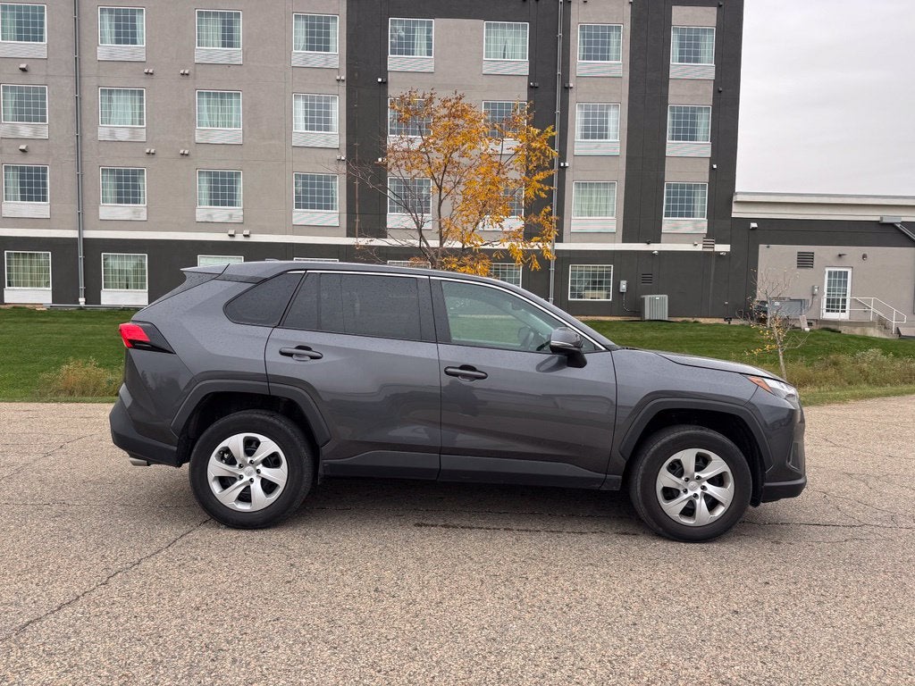 2023 Toyota RAV4 LE AWD