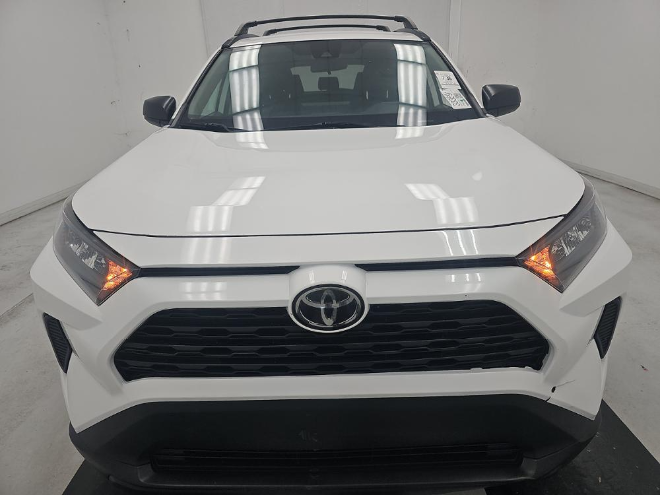 2020 Toyota RAV4 LE FWD