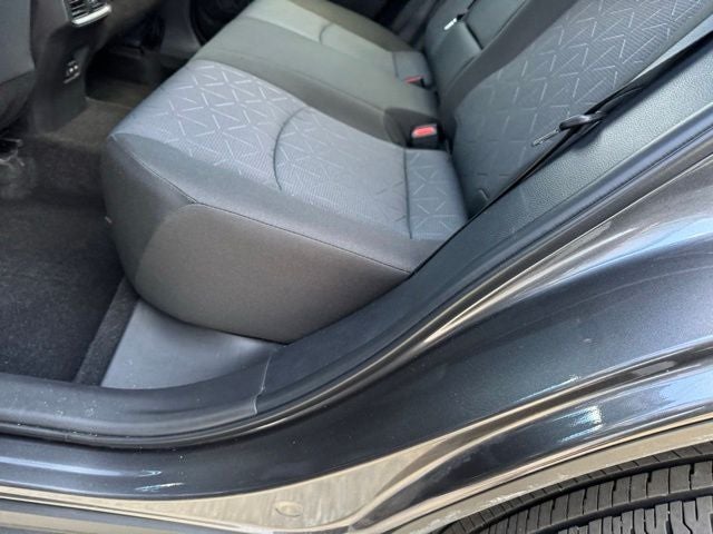 2025 Toyota RAV4 XLE - Photo 10