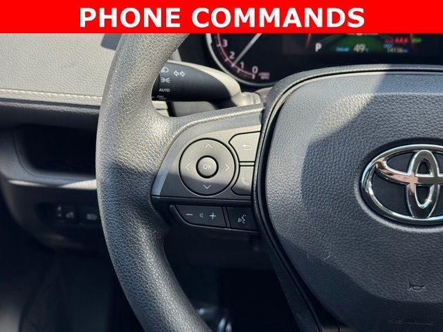 2025 Toyota RAV4 XLE - Photo 24