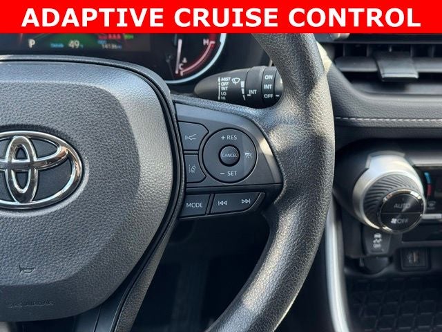 2025 Toyota RAV4 XLE - Photo 25