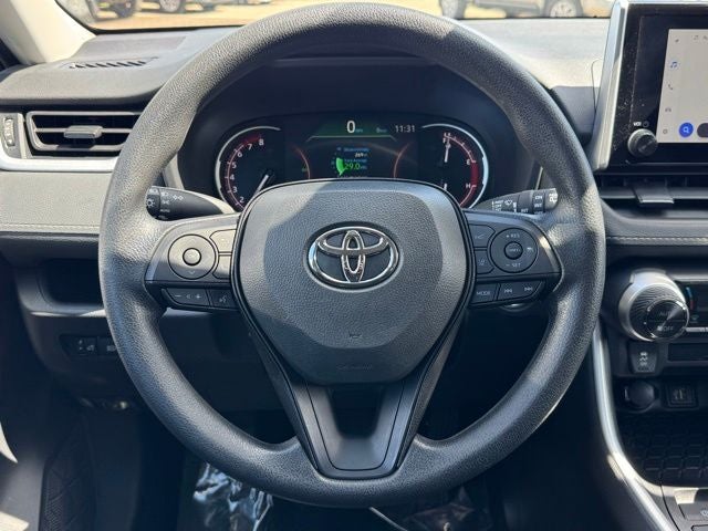 2025 Toyota RAV4 XLE - Photo 29