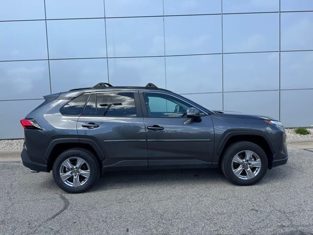 2025 Toyota RAV4 XLE - Photo 35