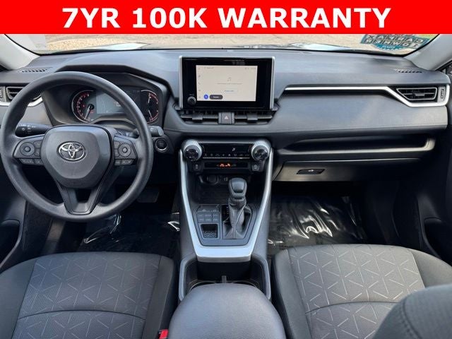 2025 Toyota RAV4 XLE - Photo 7