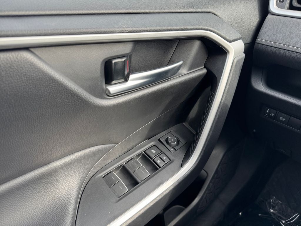 2025 Toyota RAV4 XLE AWD