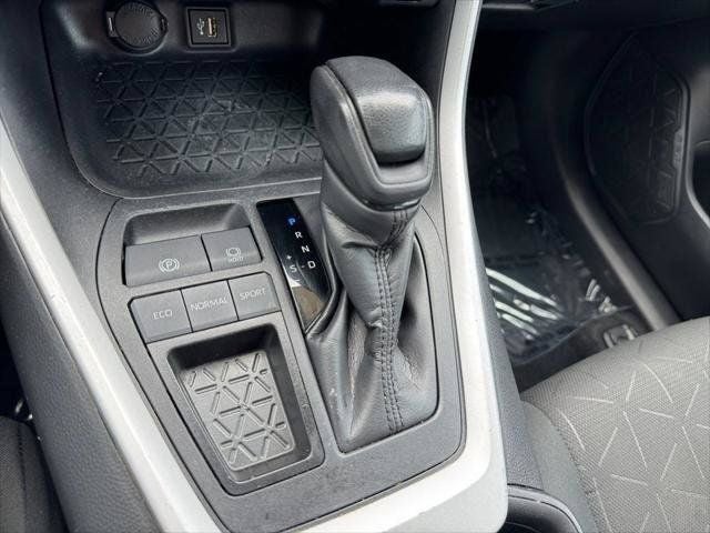 2024 Toyota RAV4 XLE FWD