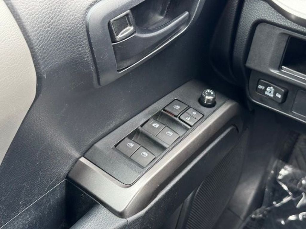 2018 Toyota Tacoma SR5 V6