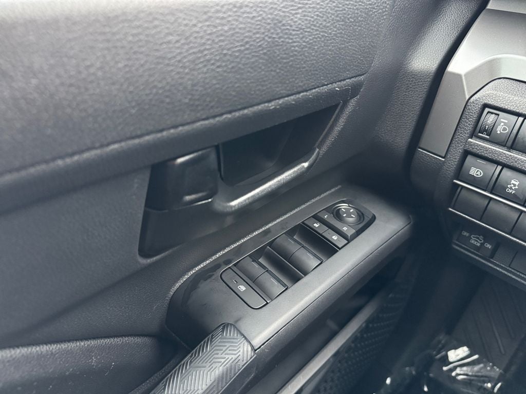 2024 Toyota Tacoma SR5 4WD