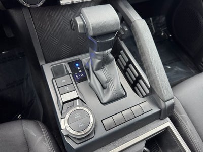 2024 Toyota Tacoma SR5 4WD