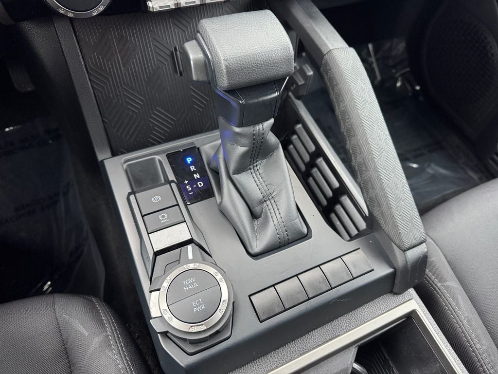 2024 Toyota Tacoma SR5 4WD