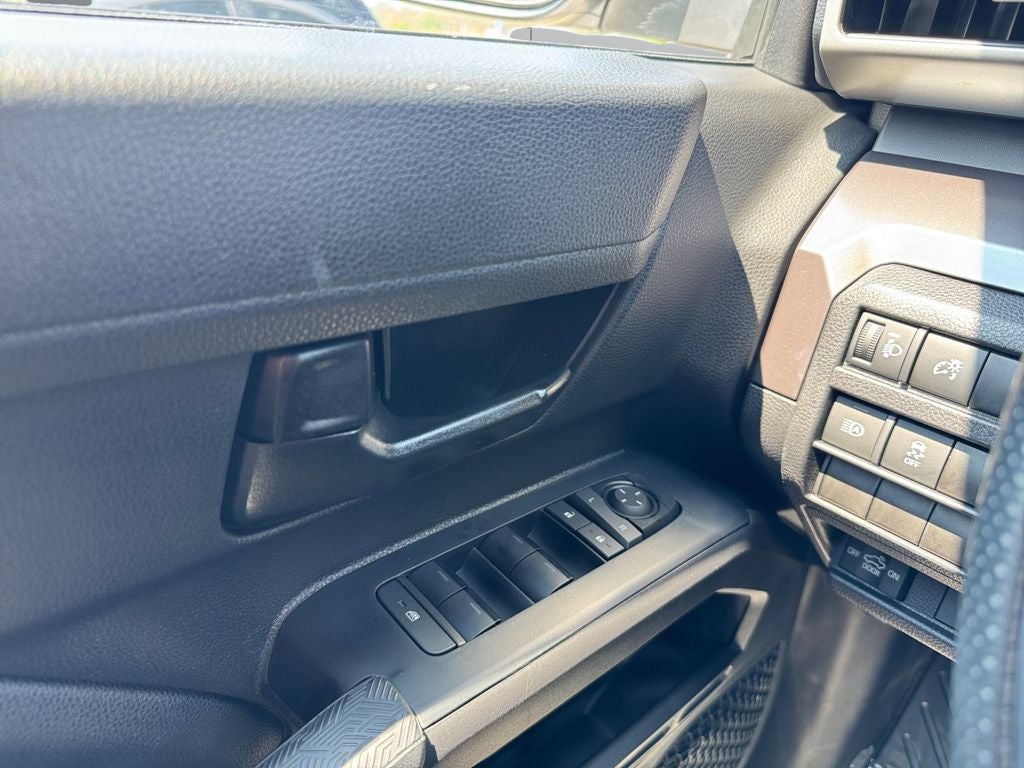 2025 Toyota Tacoma SR5 - Photo 11