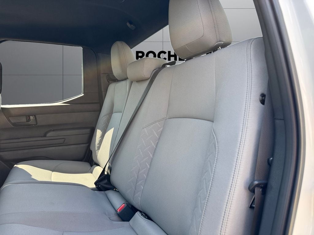 2025 Toyota Tacoma SR5 - Photo 18
