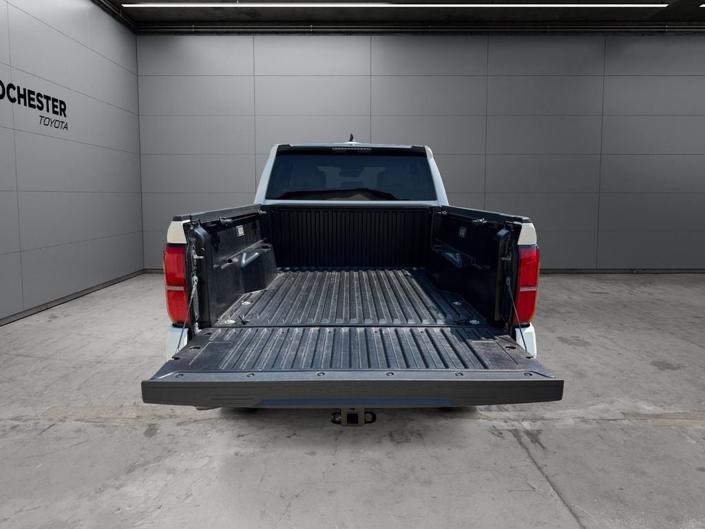 2025 Toyota Tacoma SR5 - Photo 19