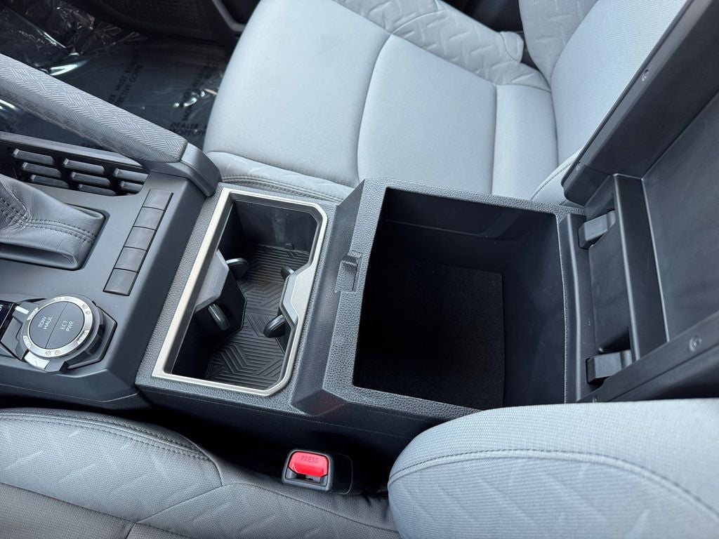 2025 Toyota Tacoma SR5 - Photo 28