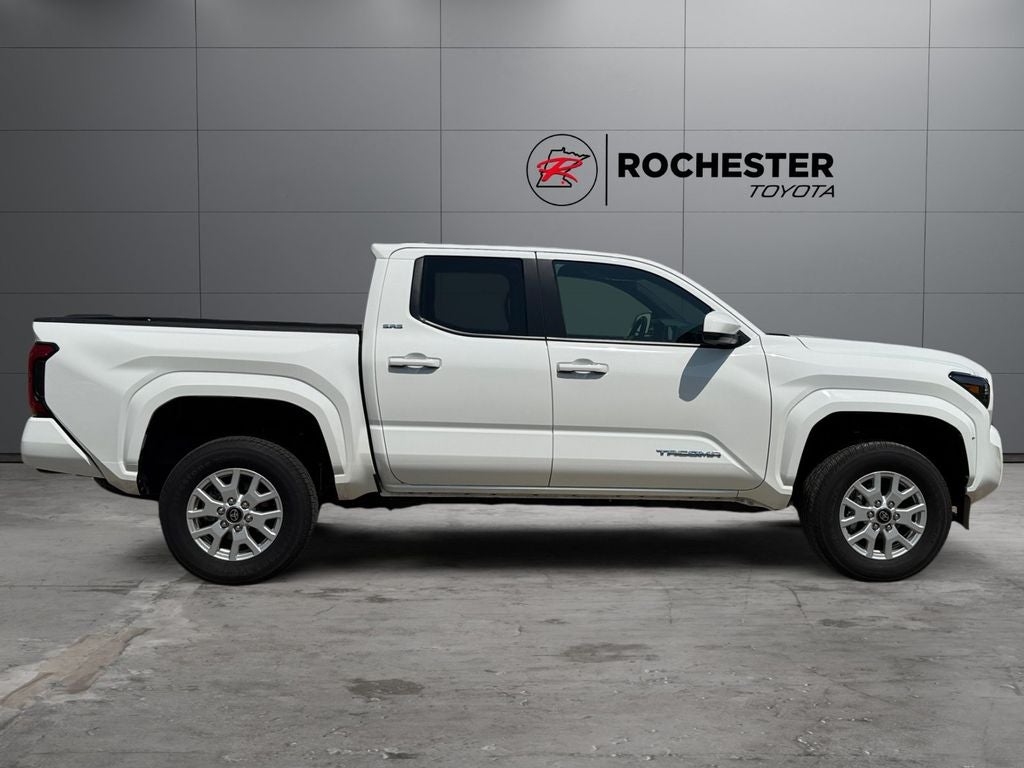 2025 Toyota Tacoma SR5 - Photo 6