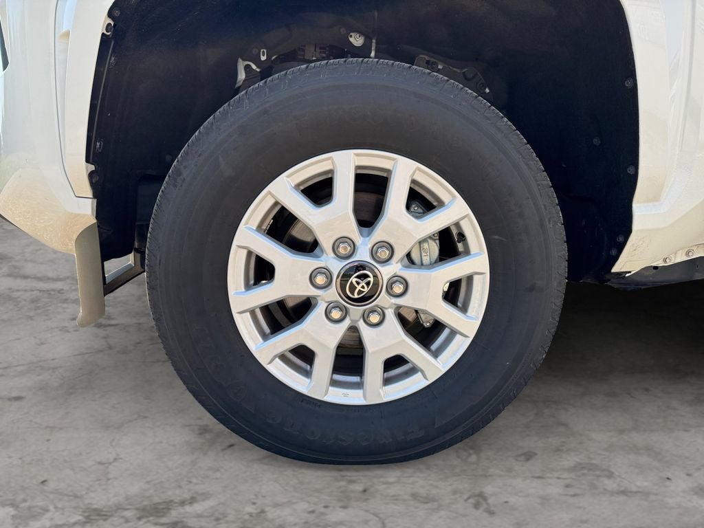 2025 Toyota Tacoma SR5 - Photo 9