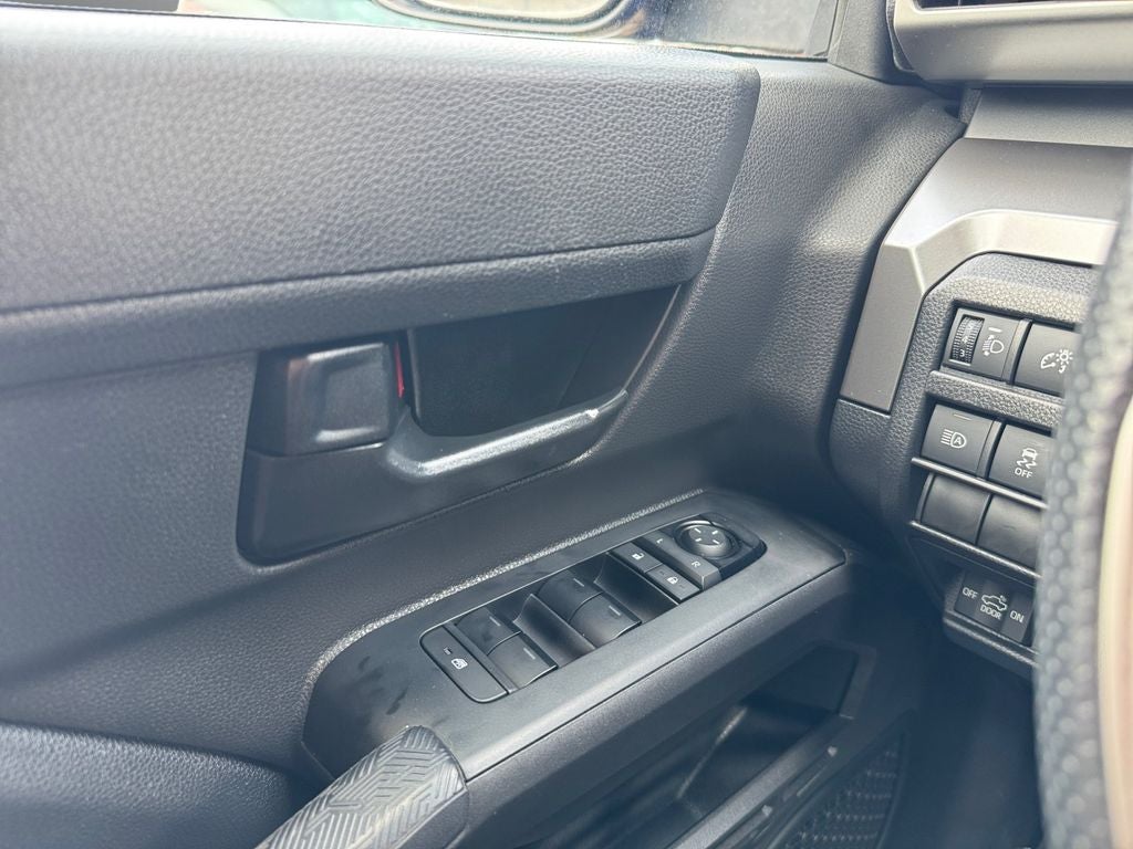 2024 Toyota Tacoma SR5 4WD