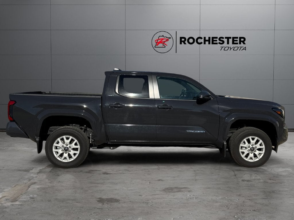 2025 Toyota Tacoma SR5 4WD