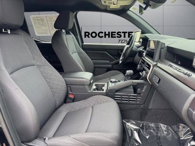 2025 Toyota Tacoma SR5 4WD