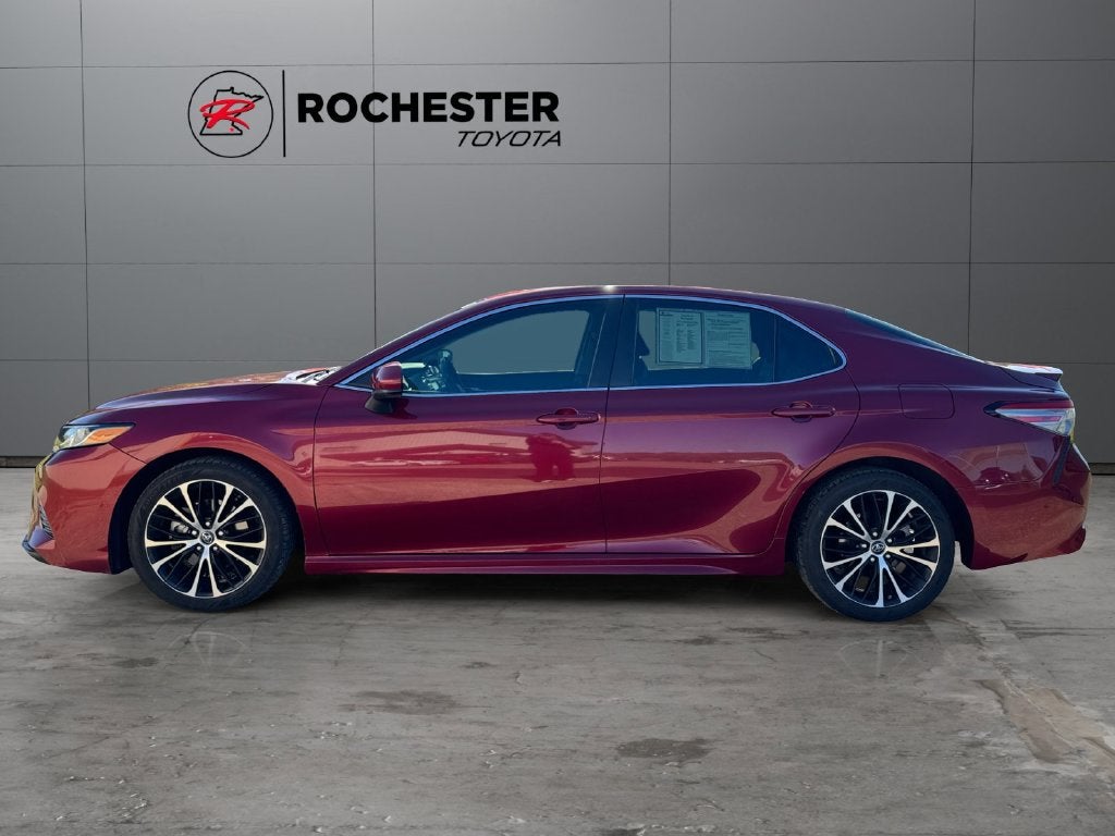 Used 2018 Toyota Camry SE with VIN 4T1B11HK1JU663200 for sale in Rochester, Minnesota