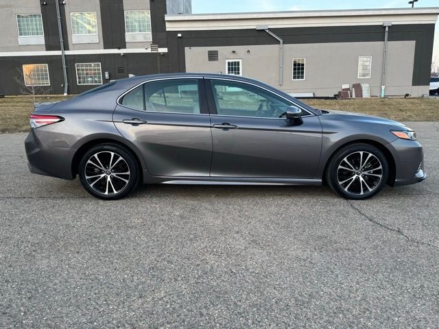 2019 Toyota Camry SE FWD