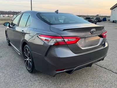 2019 Toyota Camry SE FWD