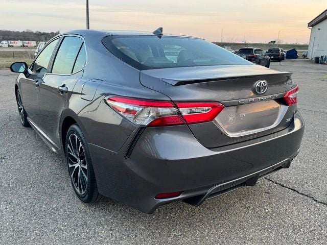 2019 Toyota Camry SE FWD