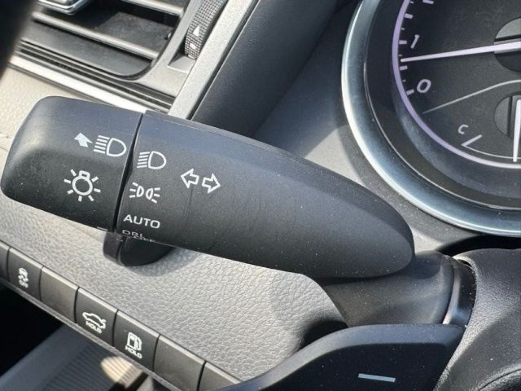 2019 Toyota Camry SE FWD