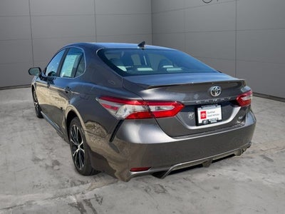 2019 Toyota Camry SE FWD