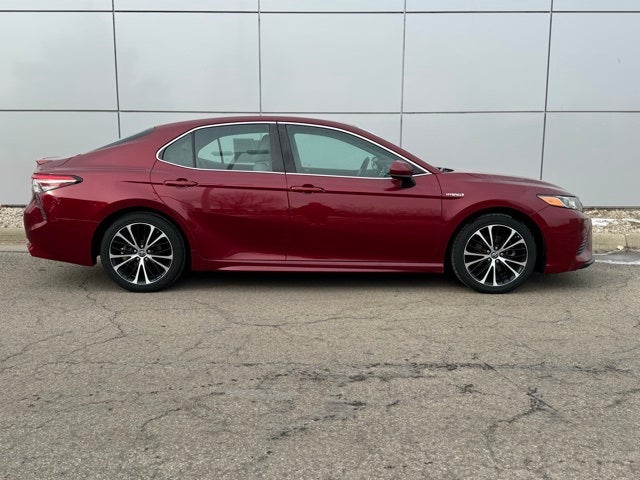 2018 Toyota Camry Hybrid SE FWD