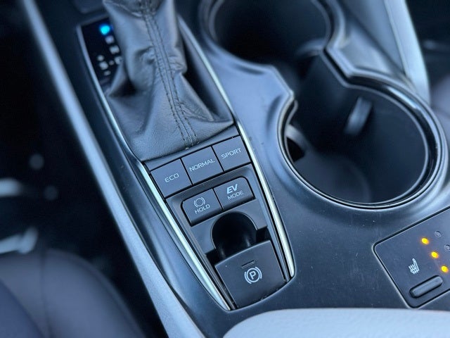 2018 Toyota Camry Hybrid LE FWD