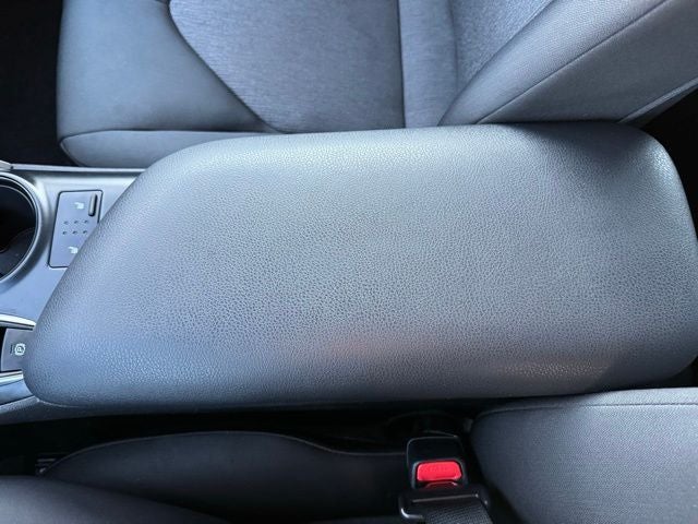 2018 Toyota Camry Hybrid LE FWD