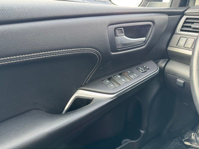 2017 Toyota Camry Hybrid XLE FWD