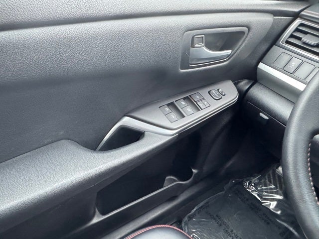 2016 Toyota Camry SE FWD