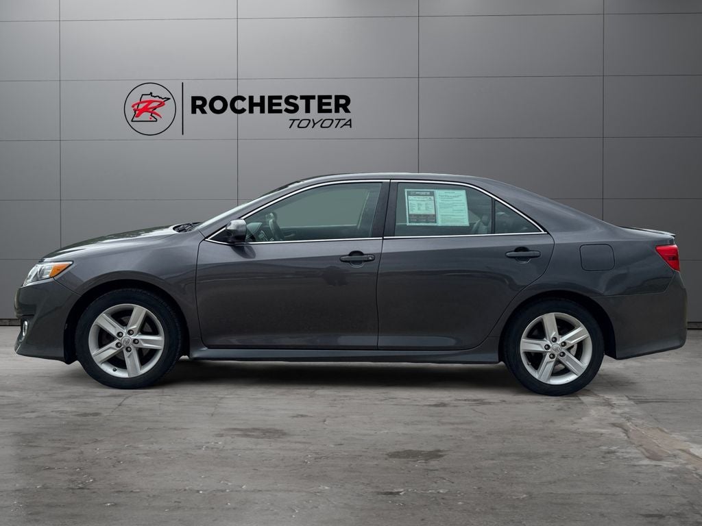 Used 2014 Toyota Camry SE with VIN 4T1BF1FKXEU385889 for sale in Rochester, Minnesota