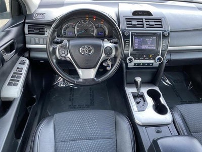 2014 Toyota Camry SE FWD