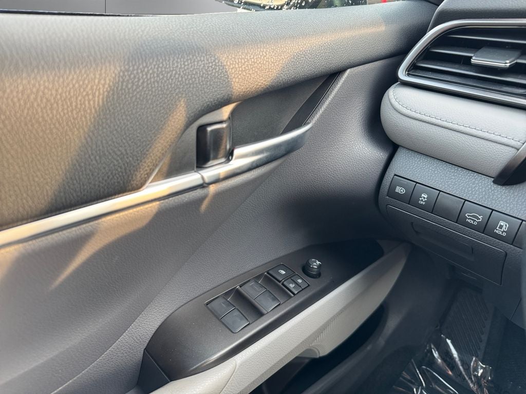 2024 Toyota Camry Hybrid LE FWD