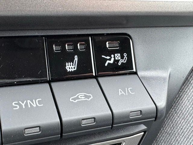 2026 Toyota Camry LE - Photo 14