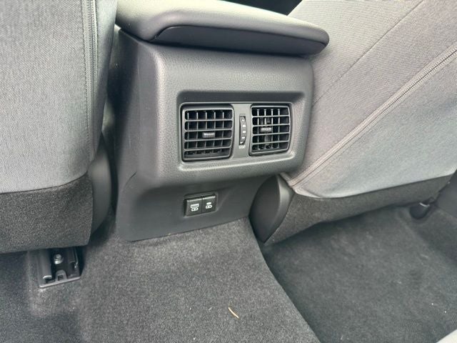 2026 Toyota Camry LE - Photo 8