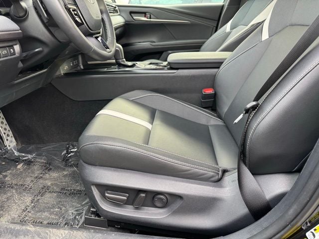 2025 Toyota Camry SE FWD