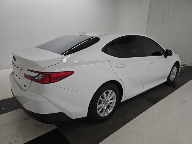 2025 Toyota Camry LE FWD