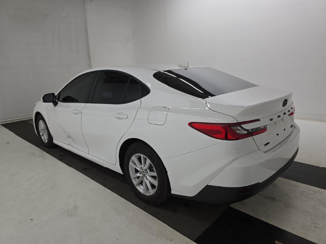 2025 Toyota Camry LE FWD